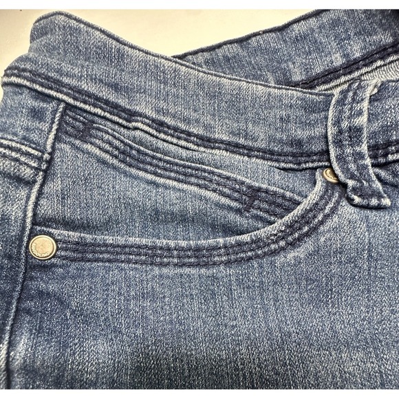 Bandolino Jeans Women's Size 6 Blue Denim Embroidered Floral Lisbeth Ankle Zip - Picture 12 of 12